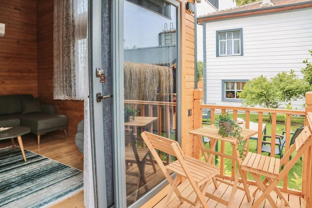 House,Havuz Manzaralı,Klimalı