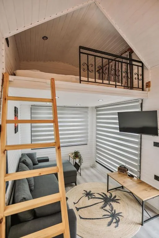 House,Havuz Manzaralı,Klimalı