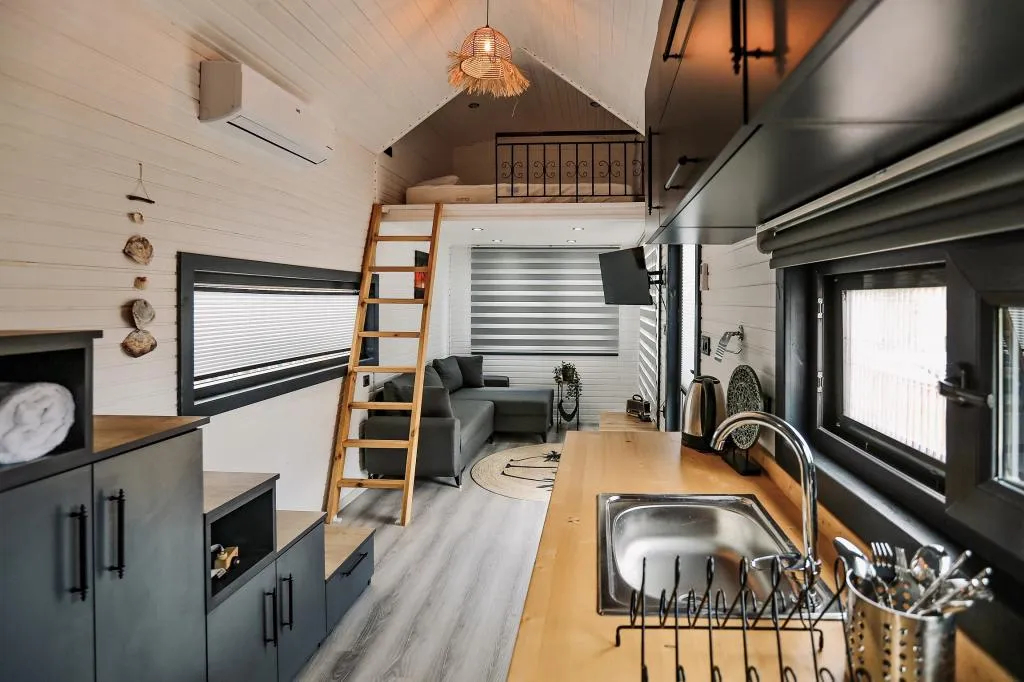 House,Havuz Manzaralı,Klimalı