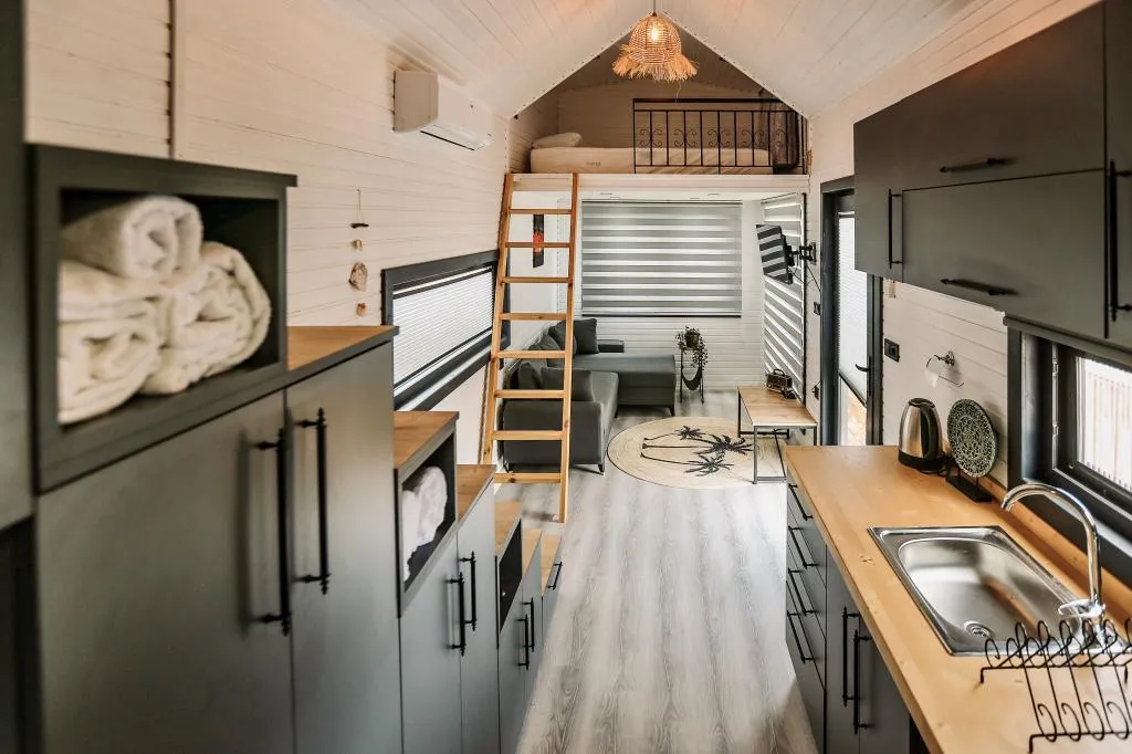 House,Havuz Manzaralı,Klimalı