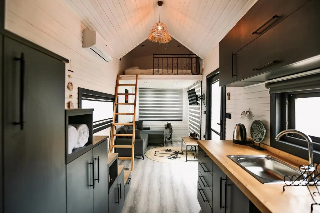House,Havuz Manzaralı,Klimalı