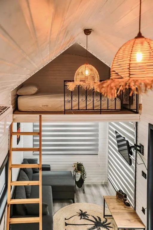 House,Havuz Manzaralı,Klimalı