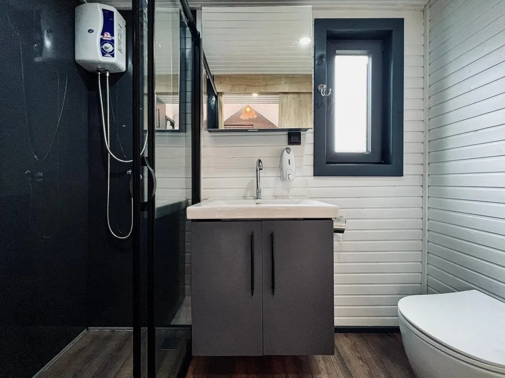 House,Havuz Manzaralı,Klimalı