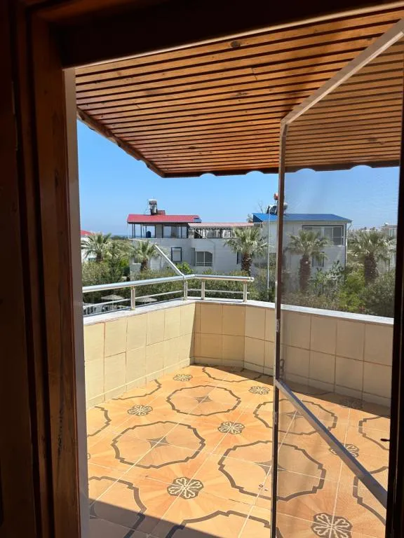 Teraslı Standart Oda,Havuz Manzaralı,Teraslı