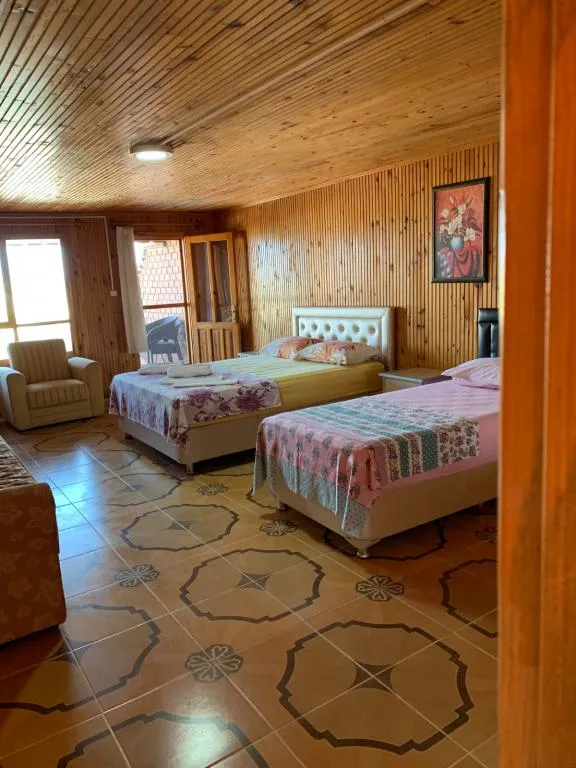Teraslı Standart Oda,Havuz Manzaralı,Teraslı