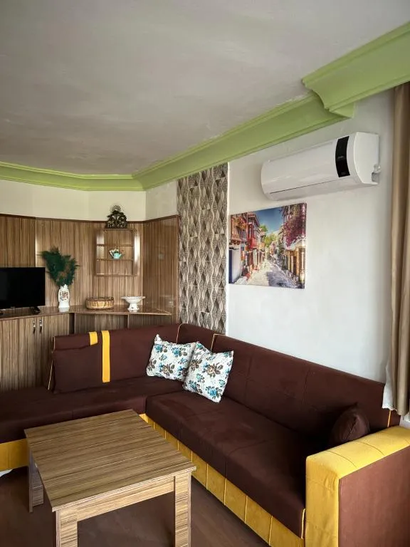 Suite,Havuz veya Bahçe Manzaralı,Balkonlu
