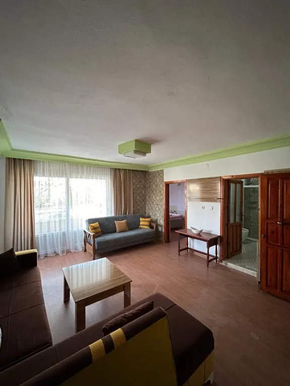 Suite,Havuz veya Bahçe Manzaralı,Balkonlu