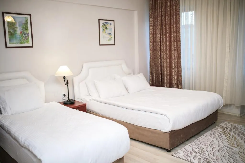 Triple,Şehir Manzaralı,Balkonsuz