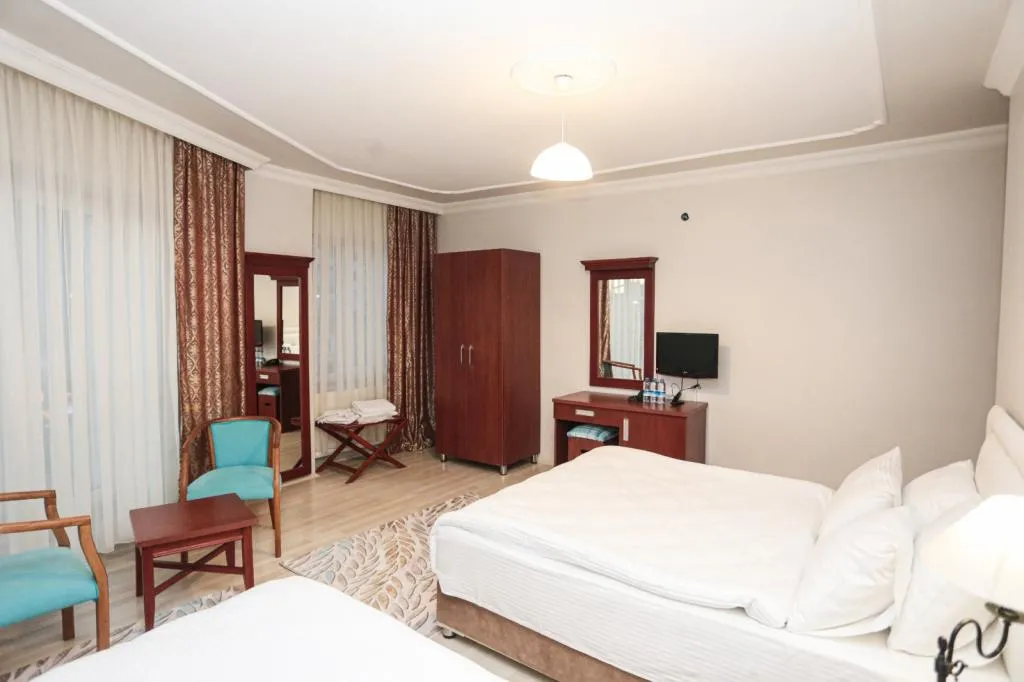Triple,Şehir Manzaralı,Balkonsuz