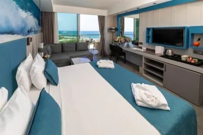 Standart Triple Kara Manzaralı