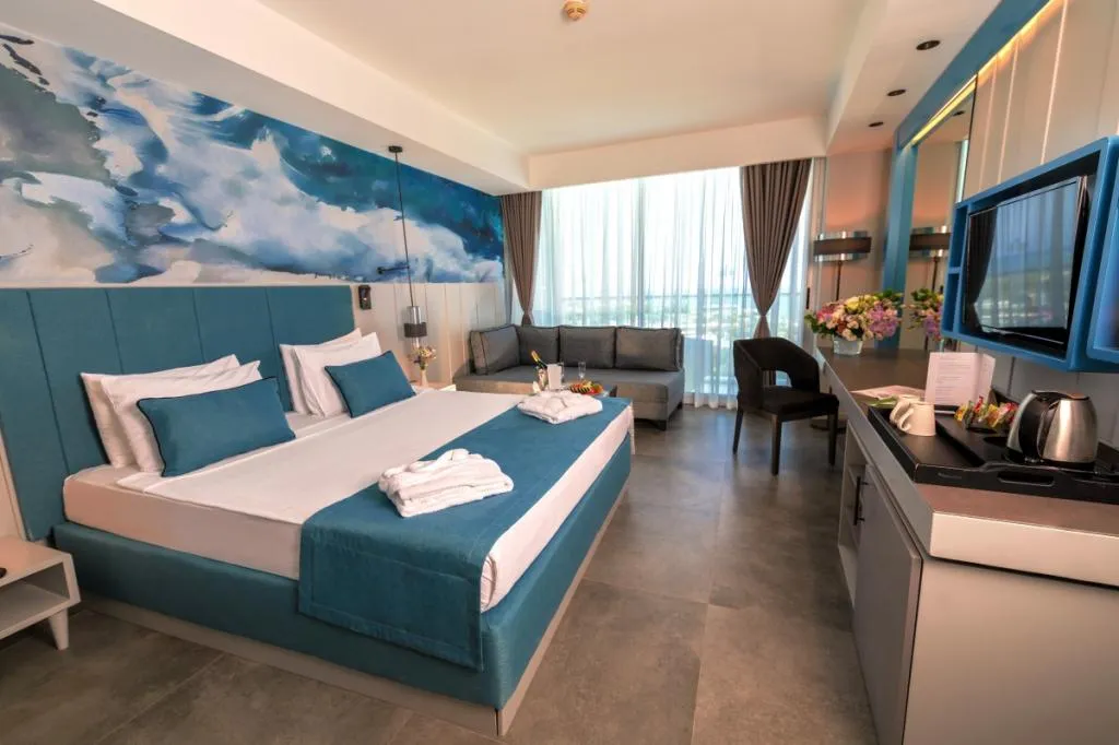Standart Triple Kara Manzaralı