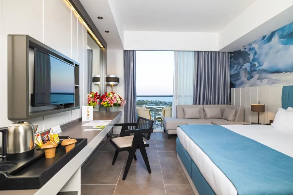 Standart Triple Yandan Deniz Manzaralı