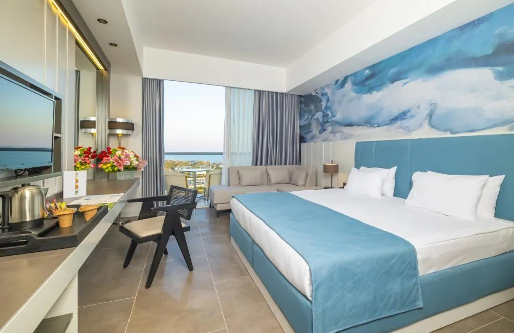 Standart Triple Yandan Deniz Manzaralı