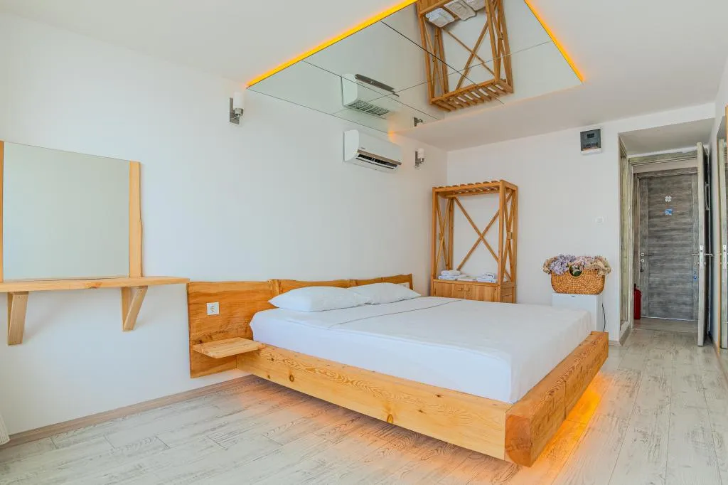 Executive Deniz Tarafı,Deniz ve Dağ Manzaralı,Balkonlu
