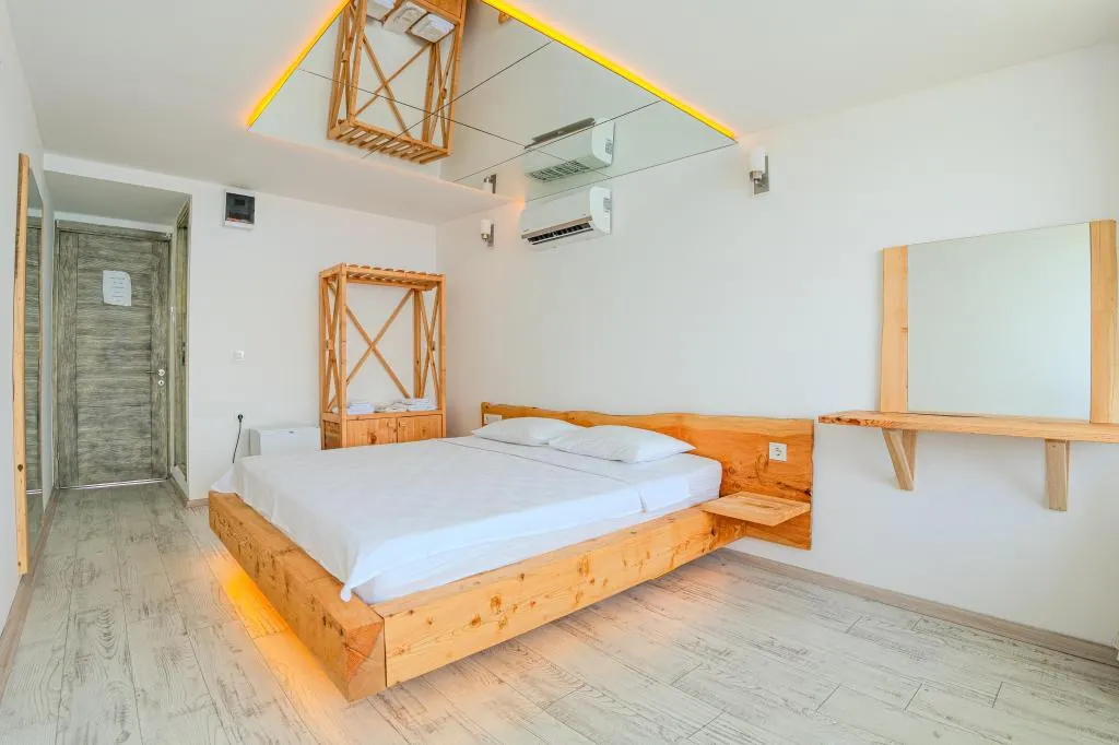 Executive Deniz Tarafı,Deniz ve Dağ Manzaralı,Balkonlu