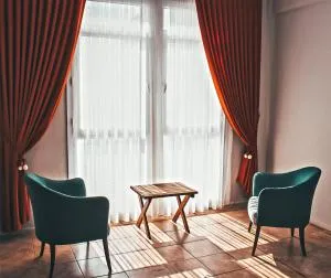 Leon Otel Foça