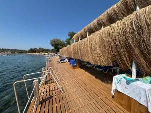 Leon Otel Foça