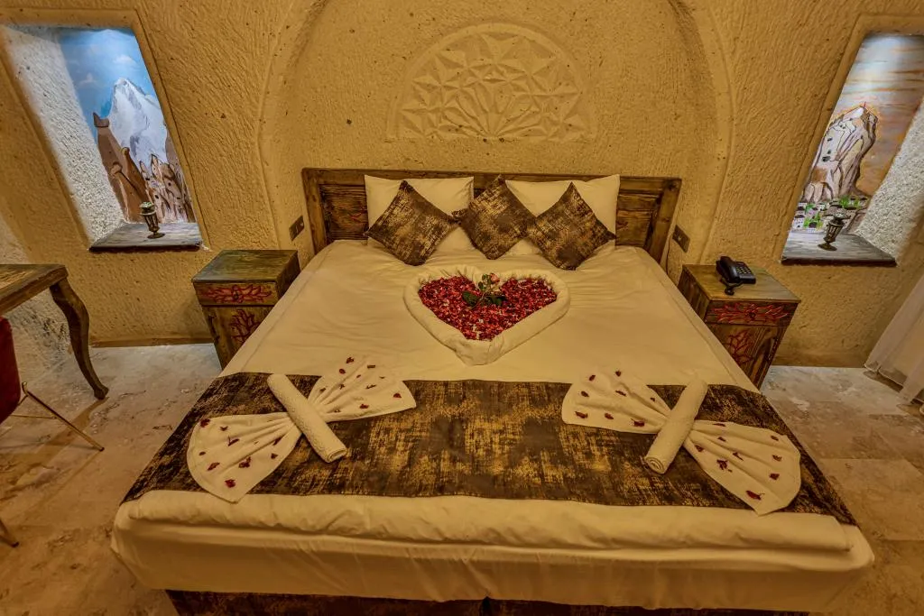 jakuzılı Cave Room 201 