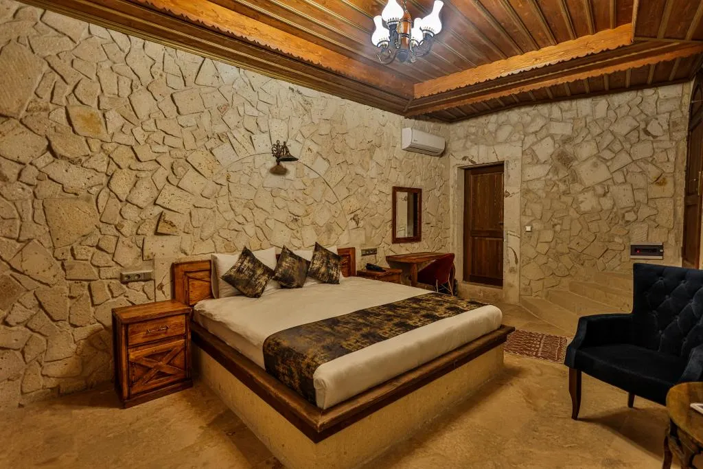 204 Stone Room