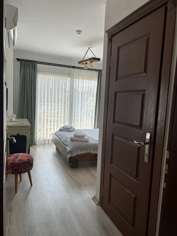 Superior Double Room,Havuz Manzaralı,Fransız Balkonlu