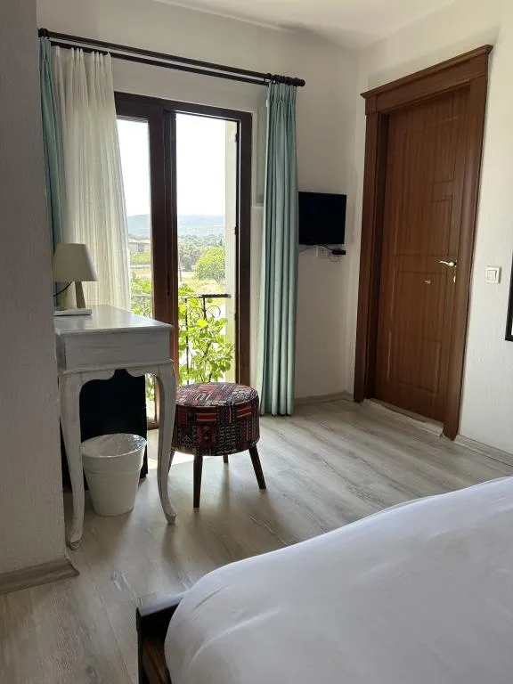 Standart Oda,Kara Manzaralı