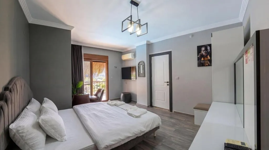 Havuz Manzaralı Çift Kişilik Oda,Havuz Manzaralı,2. Kat