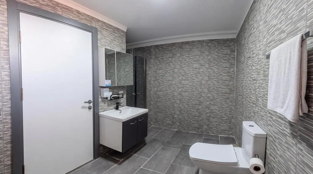 Delux Üç Kişilik Oda,Havuz Manzaralı,Balkonlu