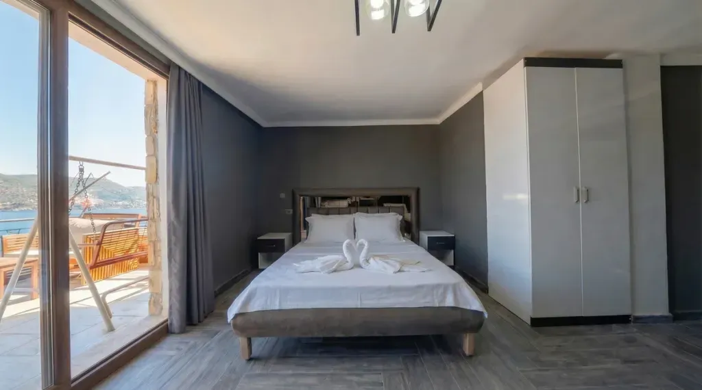 Deluxe Oda,Deniz ve Bahçe Manzaralı,1. Kat