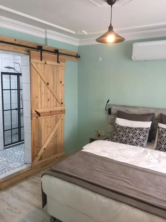 Suite,Manzarasız,Balkonlu