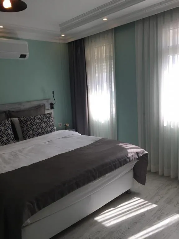 Suite,Manzarasız,Balkonlu