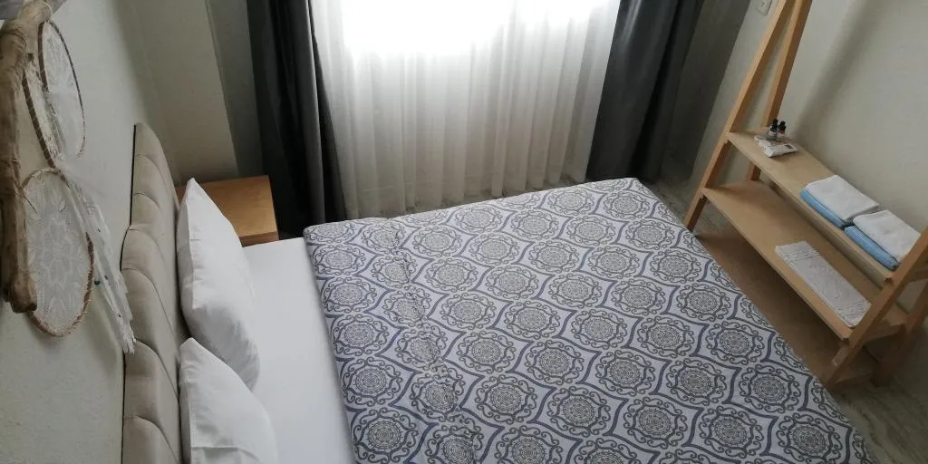 Çift Kişilik,Şehir Manzaralı