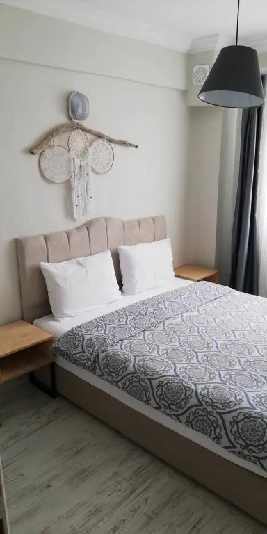 Çift Kişilik,Şehir Manzaralı