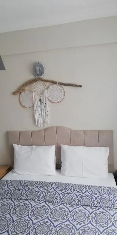 Çift Kişilik,Şehir Manzaralı