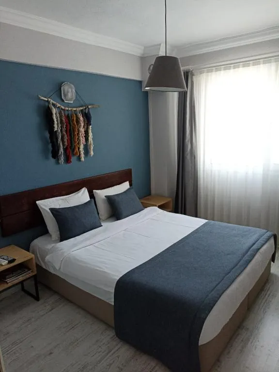 Çift Kişilik,Şehir Manzaralı