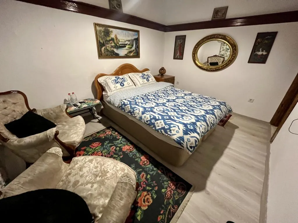 Zemin Kat Oda,Kara Manzaralı