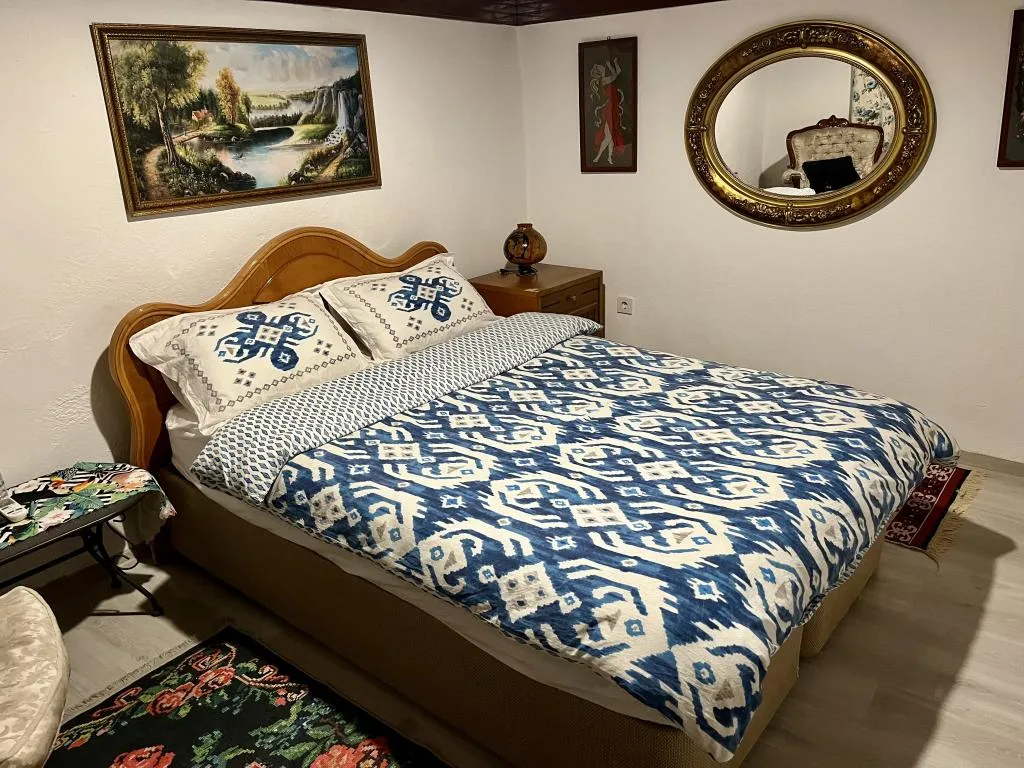 Zemin Kat Oda,Kara Manzaralı