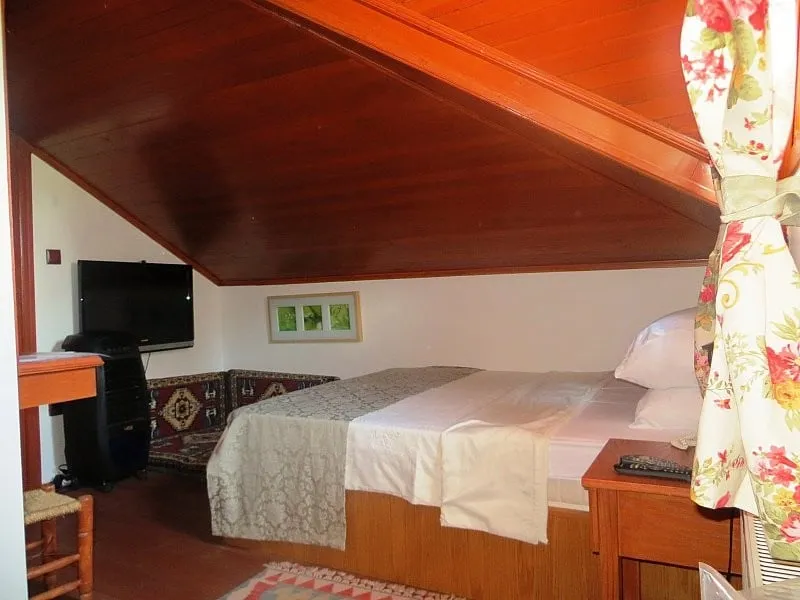Standart Çatı Katı Oda - 2 Kişi Konaklama