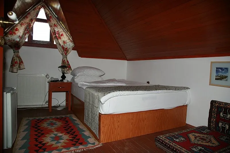 Standart Çatı Katı Oda - 2 Kişi Konaklama