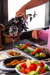 Assos Kadırga Otel
