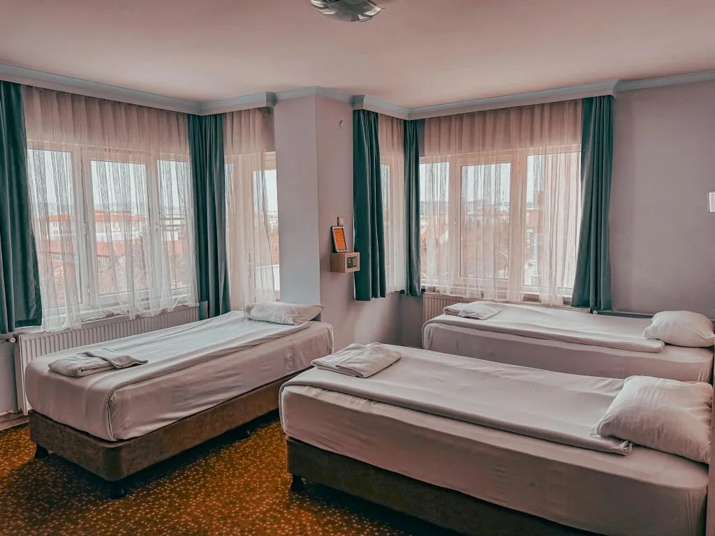 Triple,Şehir Manzaralı