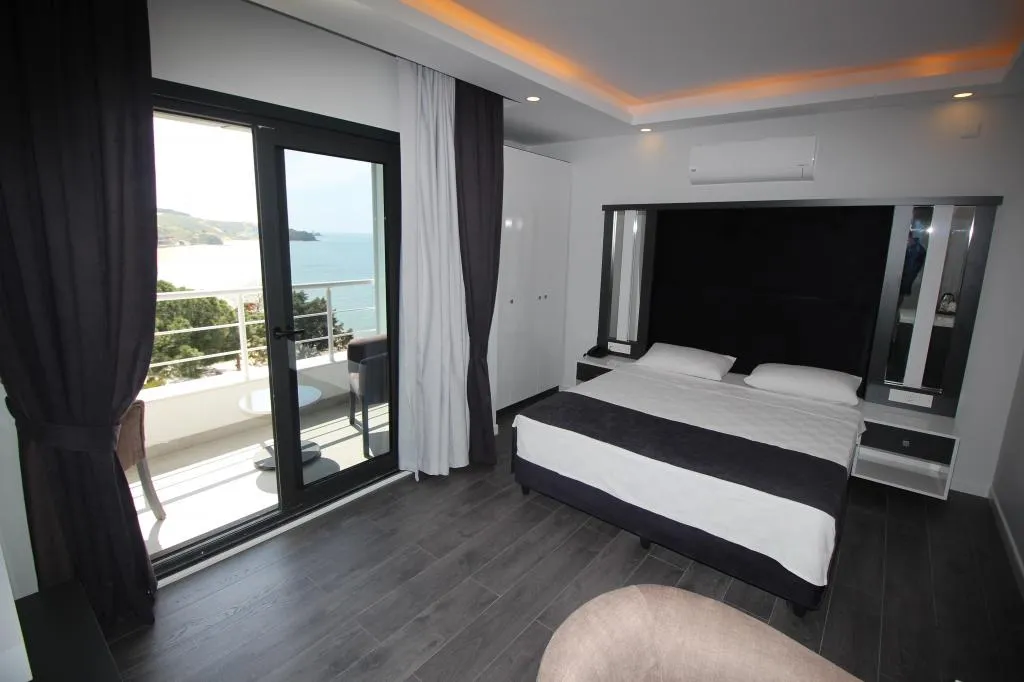 Standart Oda,Deniz ve Bahçe Manzaralı,Balkonlu