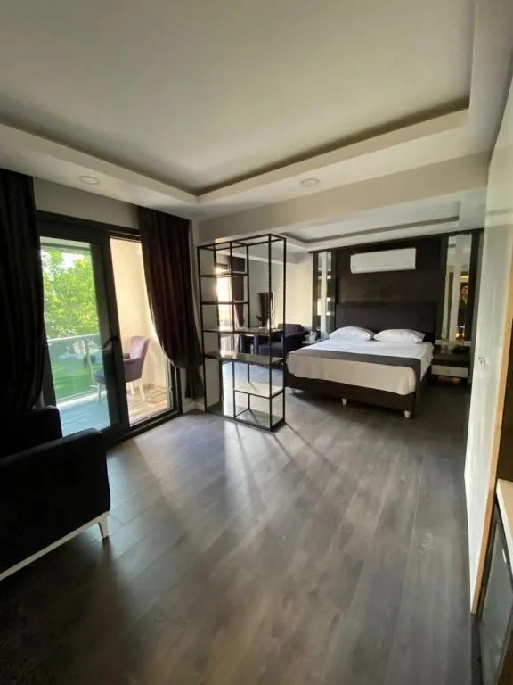 Standart Oda,Deniz ve Bahçe Manzaralı,Balkonlu