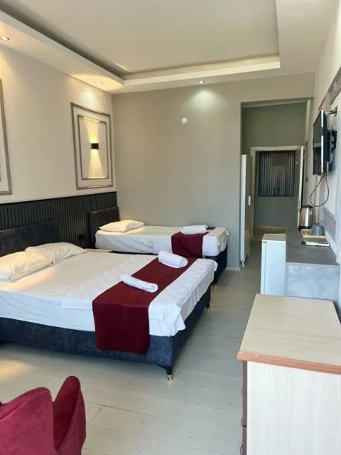 Standart Deniz Manzaralı Balkonlu Oda 4