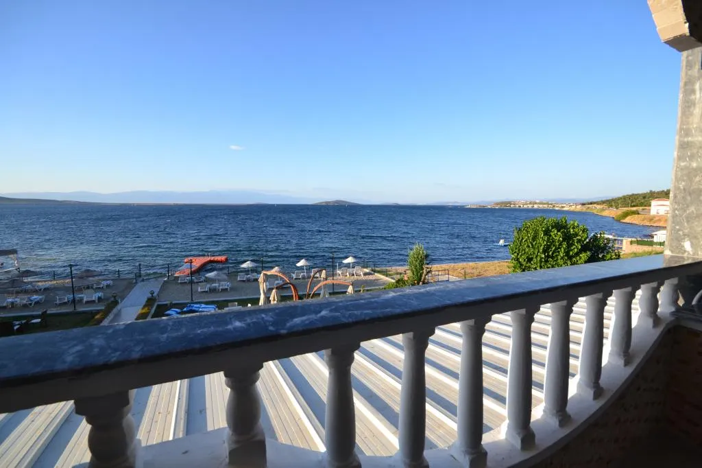 Standart Üç Kişilik Oda,Deniz Manzaralı
