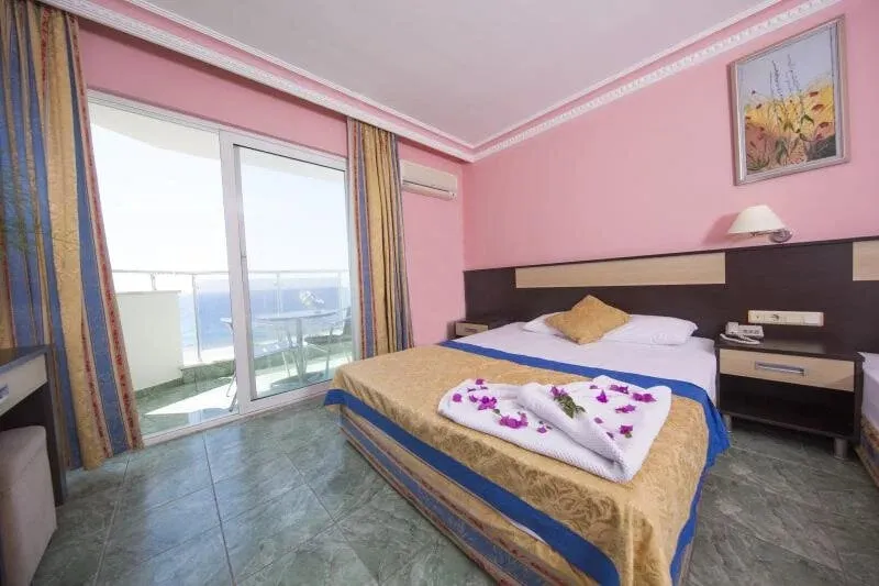 Standart Oda,Kara Manzaralı,Balkonlu
