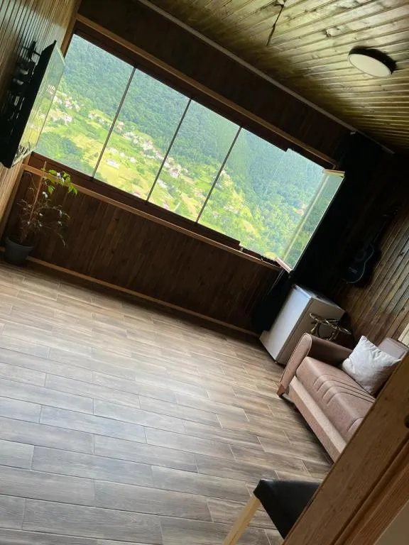 Aile Suiti,Dağ Manzaralı