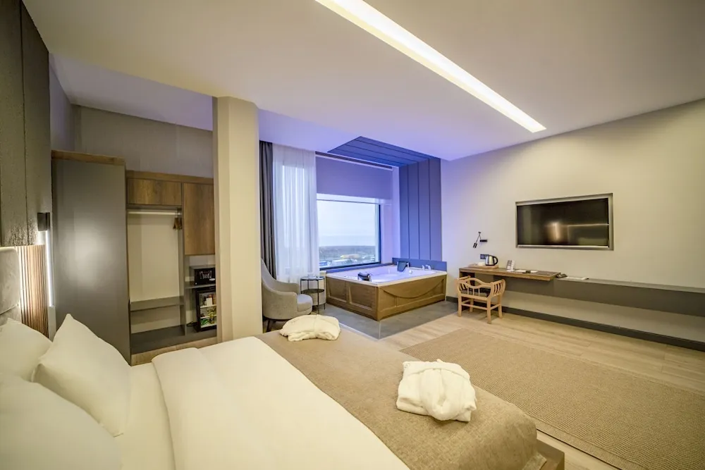 Luxury Oda