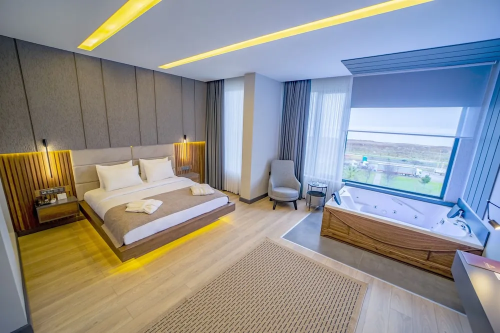 Luxury Oda
