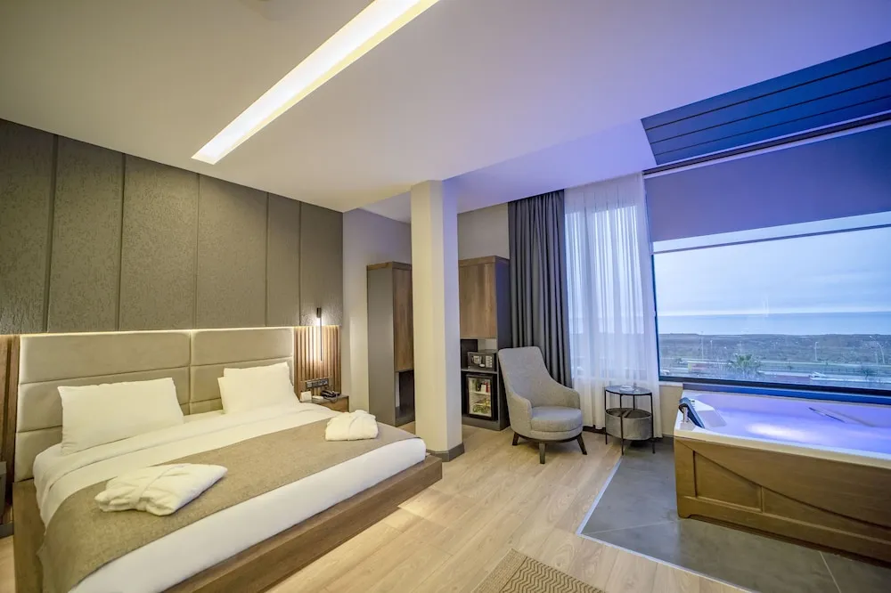 Luxury Oda