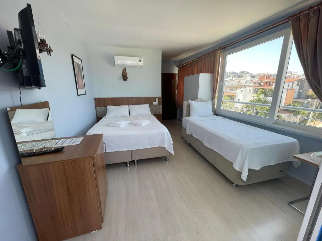 Standart Oda,Deniz ve Havuz Manzaralı,Balkonlu